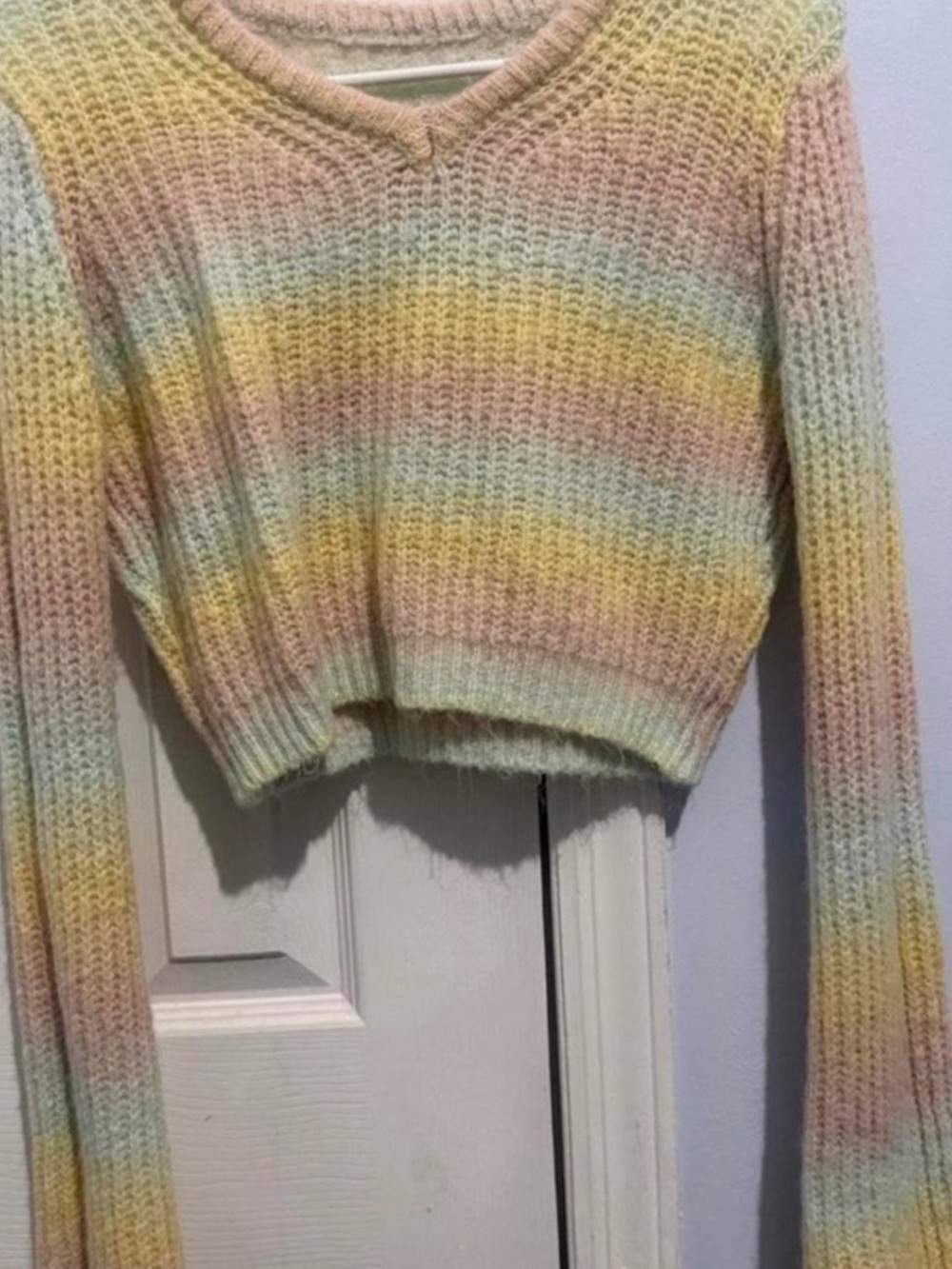 Colorful knitted crop top sweater
